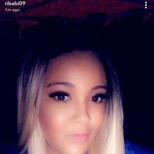 Meet your Posher, Alexis